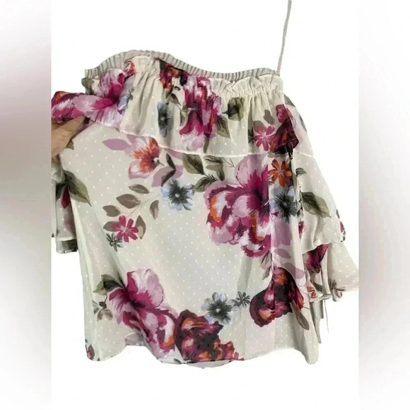 White House black market with‎ off shoulder sleeves/ straps blouse size medium - Picture 7 of 8